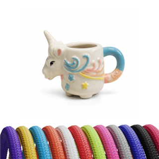 Schnapsglas in Einhornform aus Keramik mit Henkel am Band